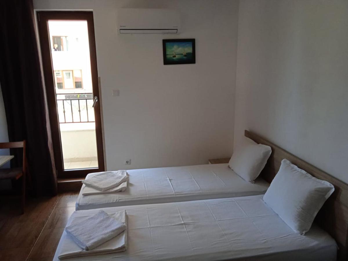 Flora Beach Apartaments 布尔加斯 外观 照片